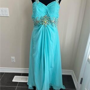 Elegant Turquoise Evening Gown